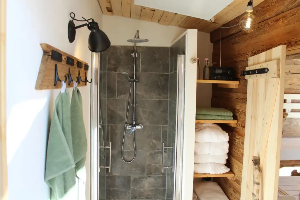 Panorama sauna wellness regendusche 202602 – im Ferienhaus Schau ins Land