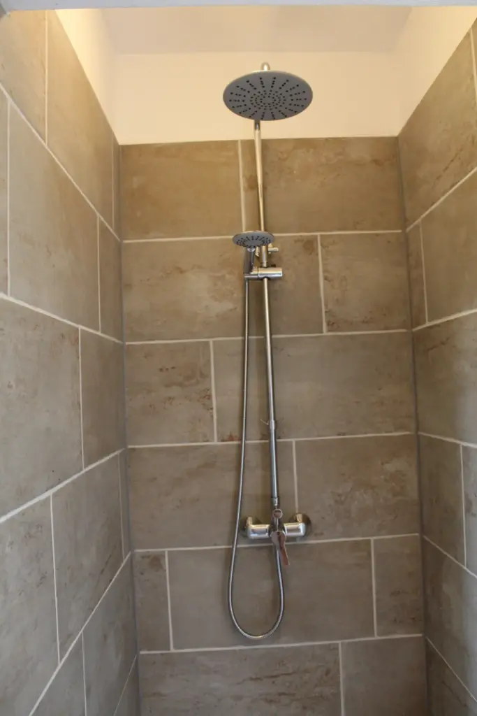 Regendusche schlafzimmer wellness 202602 – im Ferienhaus Waldidyll